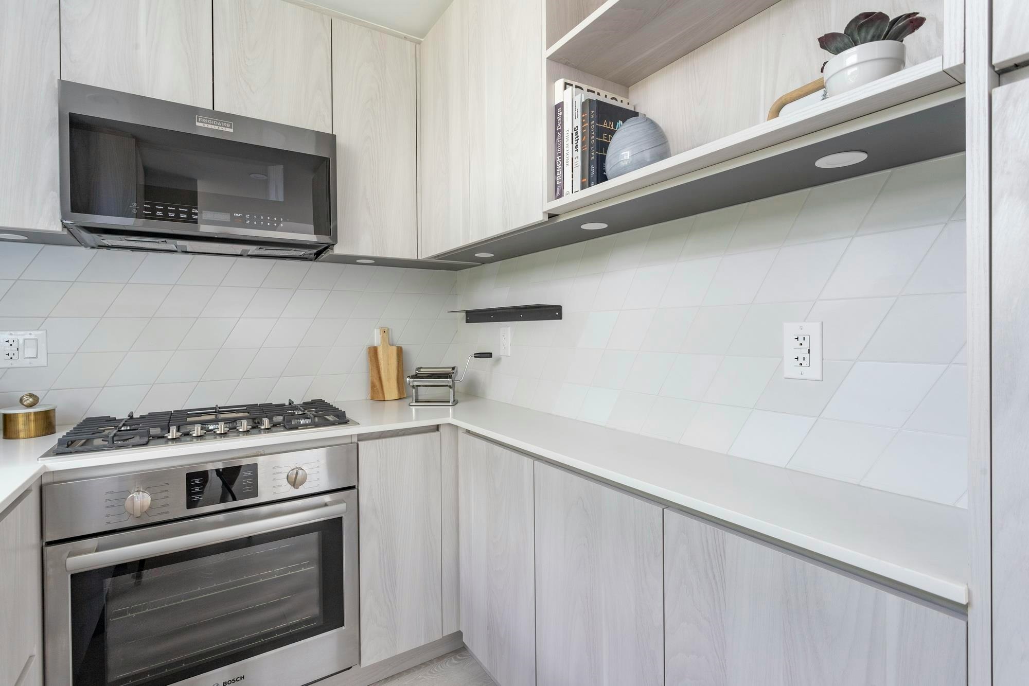 3249 Clive Avenue, Vancouver, BC, V5R 4V3 - 12