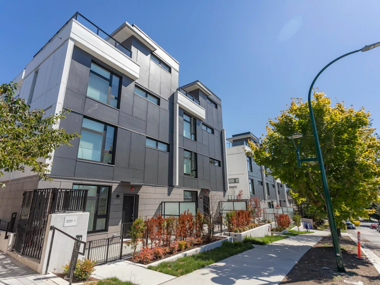 3249 Clive Avenue, Vancouver, BC, V5R 4V3 - 2