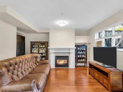 206-2071 W 42nd Avenue - 3