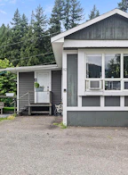 82 5742 Unsworth Road