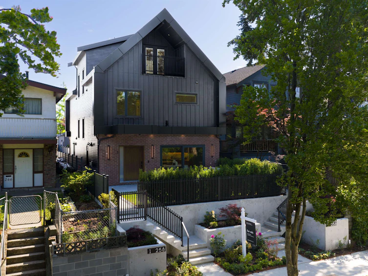 1-258 E 19 Avenue, Vancouver, BC, V5V 1J2