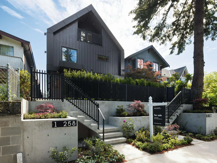 1-258 E 19 Avenue, Vancouver, BC, V5V 1J2 - 2