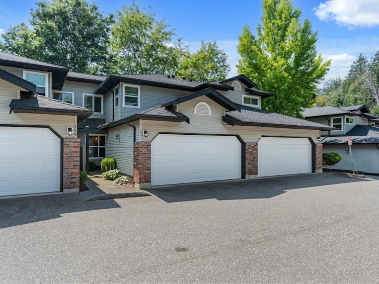 111-36060 Old Yale Road, Abbotsford, BC, V3G 2E9
