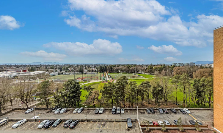 1209-6631 Minoru Boulevard