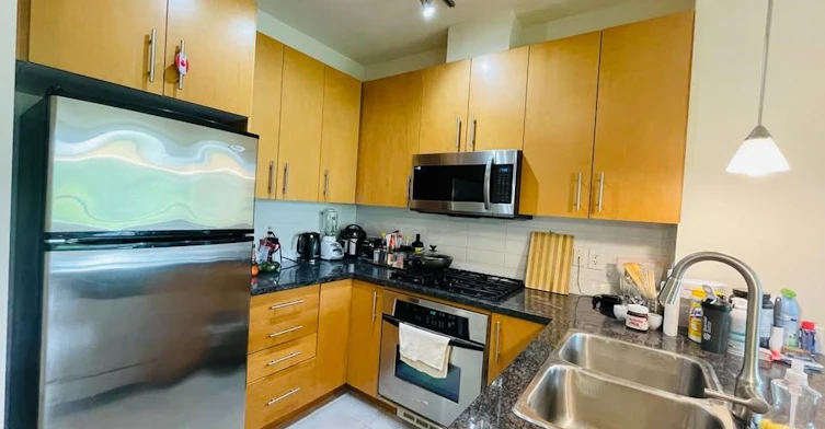 3551 Foster Avenue, Vancouver, BC, V5R 0A1 - 2