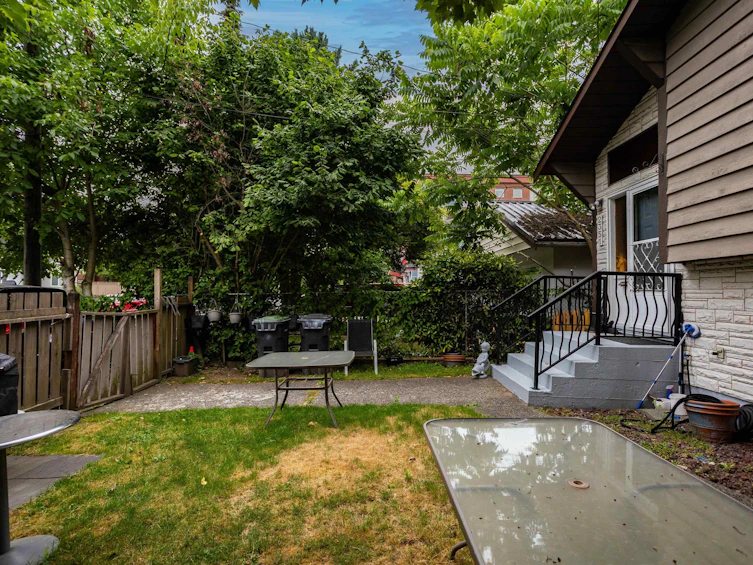 2351 Hawthorne Avenue, Port Coquitlam, BC, V3C 1X1 - 8
