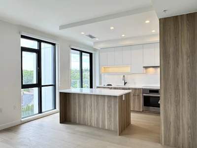 604-8398 Oak Street - 4