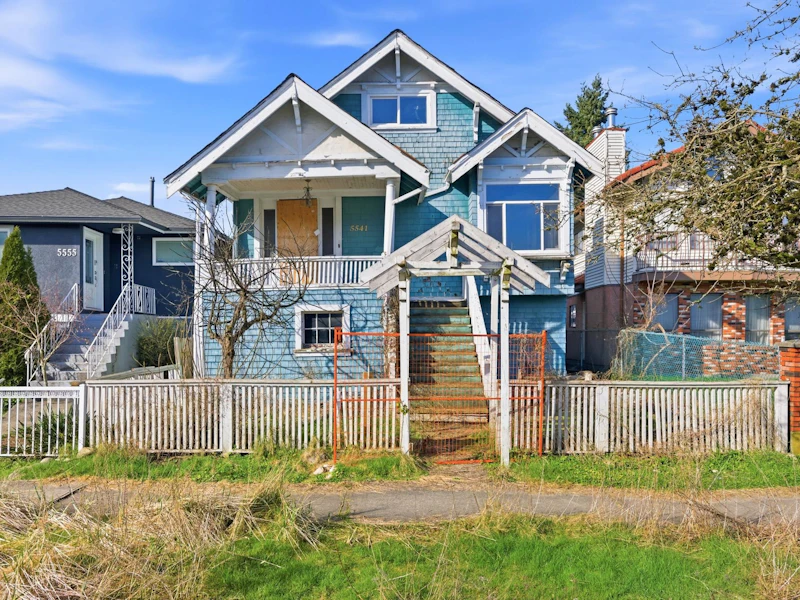 5541 Lanark Street, Vancouver BC V5P 2Y2
