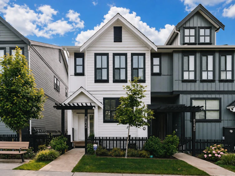 8133 202 Street, Langley, BC, V2Y 3K2