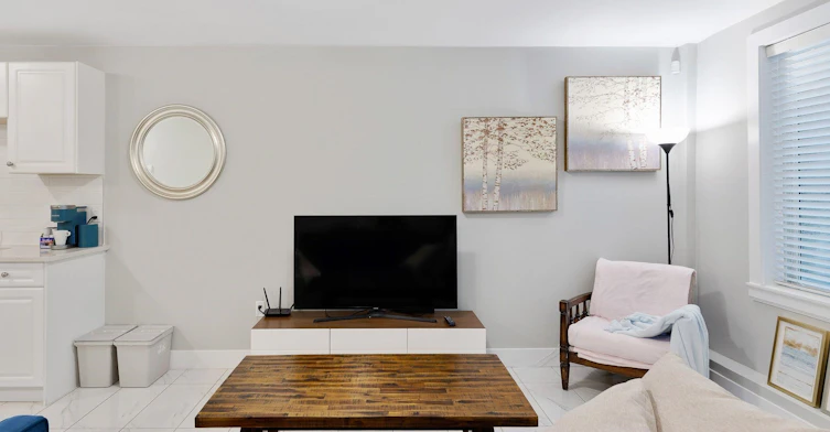 20xx Edinburgh Street, New Westminster, BC, V3M 2X6 - 20