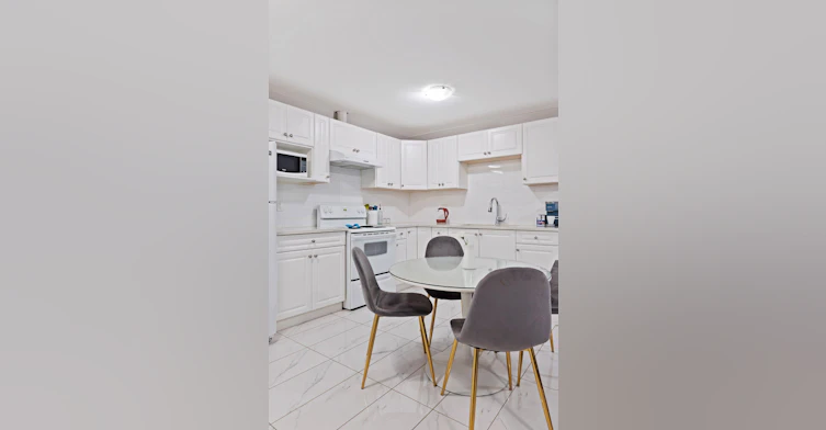 20xx Edinburgh Street, New Westminster, BC, V3M 2X6 - 8