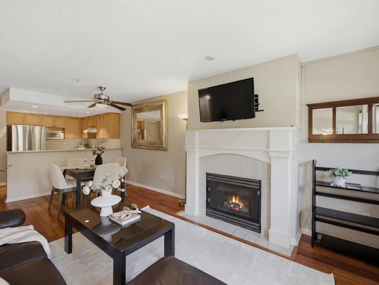 3018 W 4th Avenue, Vancouver, BC, V6K 1L4 - 7