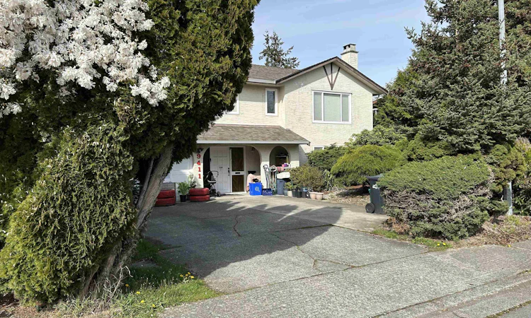 9411 Glenacres Drive