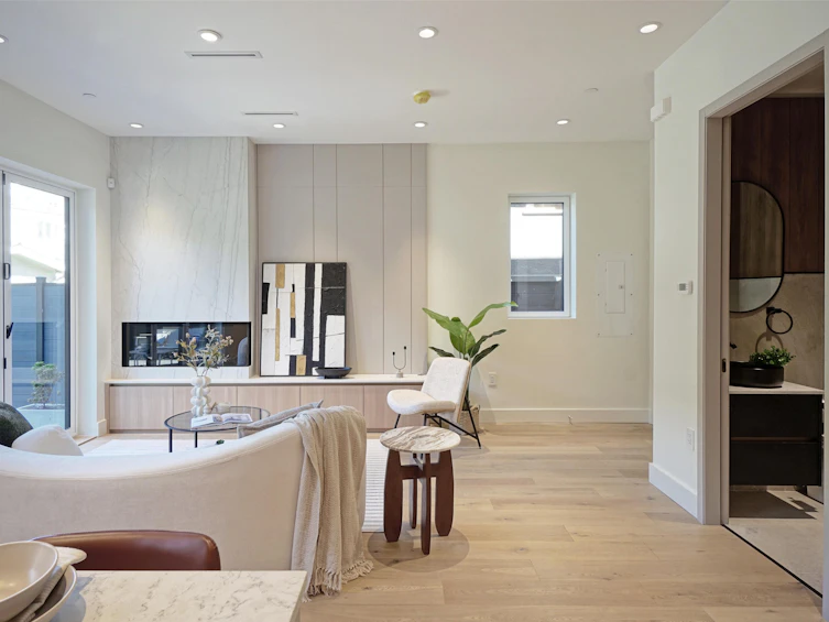 2-3315 W 10th Street, Vancouver, BC, V6R 2E5