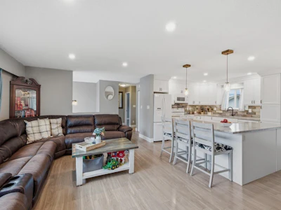 8762 Cornwall Crescent - 5