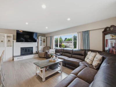 8762 Cornwall Crescent - 4