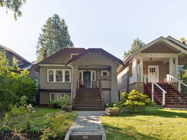 4188 W 13th Avenue, Vancouver, BC, V6R 2T6