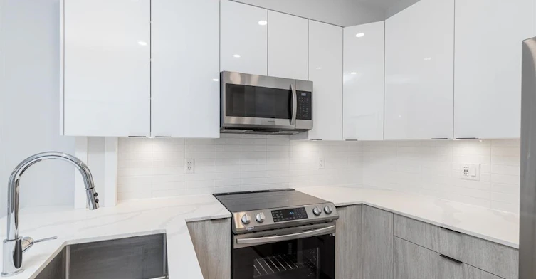 10X-5486 199a Street, Langley, BC, V3A 0N6 - 5