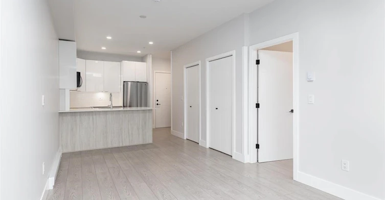 10X-5486 199a Street, Langley, BC, V3A 0N6 - 2