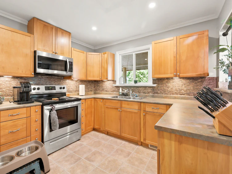 10014 127b Street, Surrey, BC, V3V 5M3 - 8