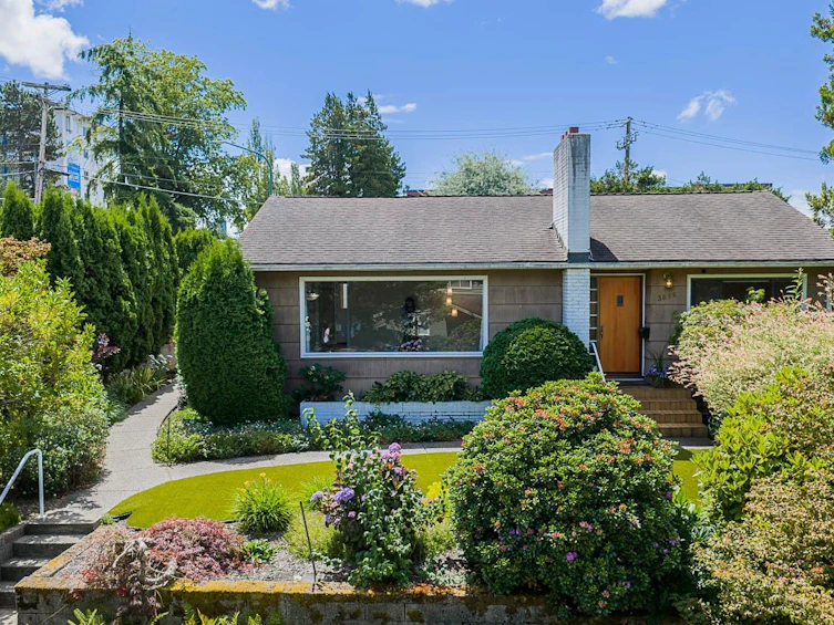 3896 Elmwood Street, Burnaby, BC, V5G 1S1