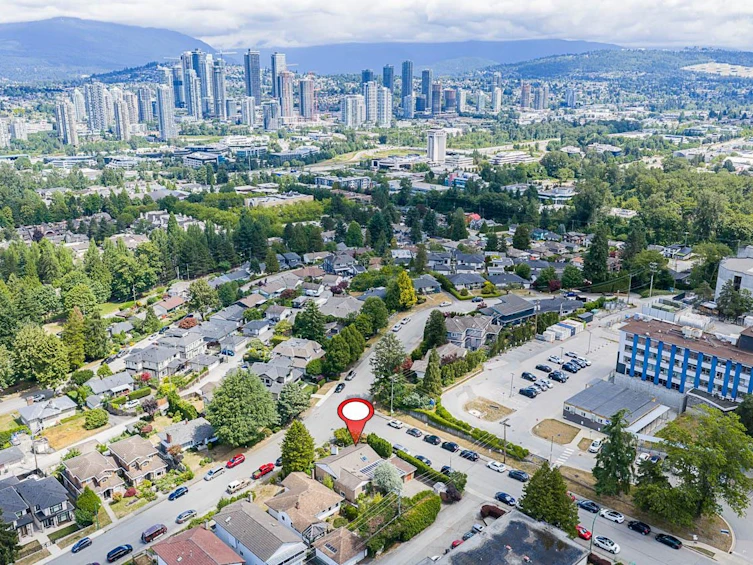 3896 Elmwood Street, Burnaby, BC, V5G 1S1 - 39