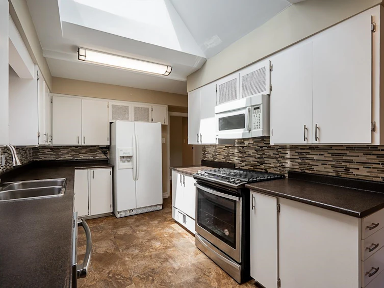 3896 Elmwood Street, Burnaby, BC, V5G 1S1 - 9