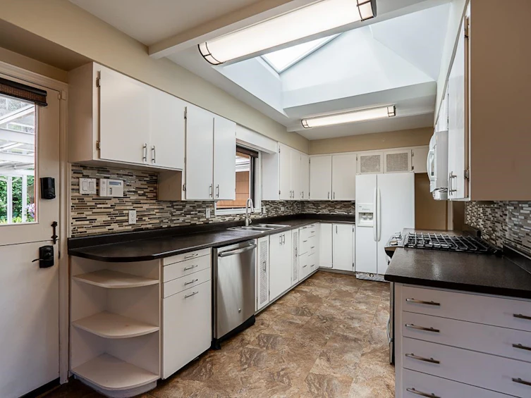 3896 Elmwood Street, Burnaby, BC, V5G 1S1 - 8