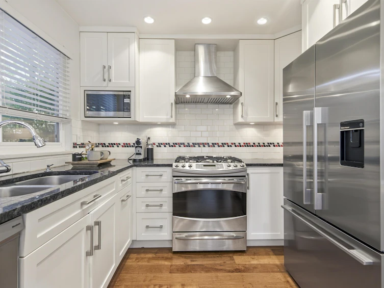 3385 W 8th Avenue, Vancouver, BC, V6R 1Y3 - 6