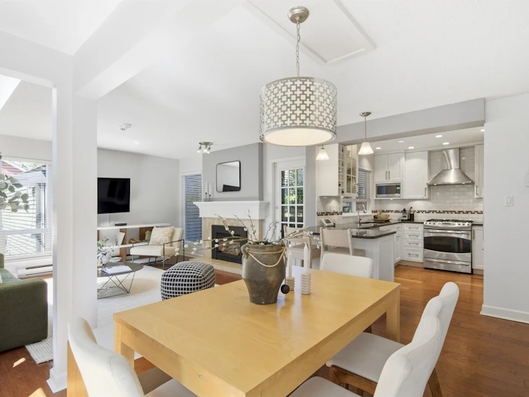 3385 W 8th Avenue, Vancouver, BC, V6R 1Y3 - 4