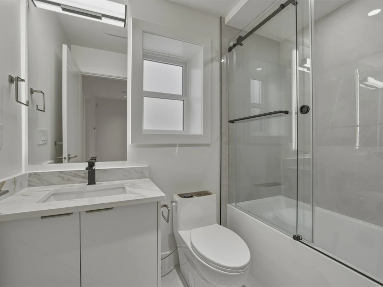 3118 W 42nd Avenue, Vancouver, BC, V6N 3H2 - 4