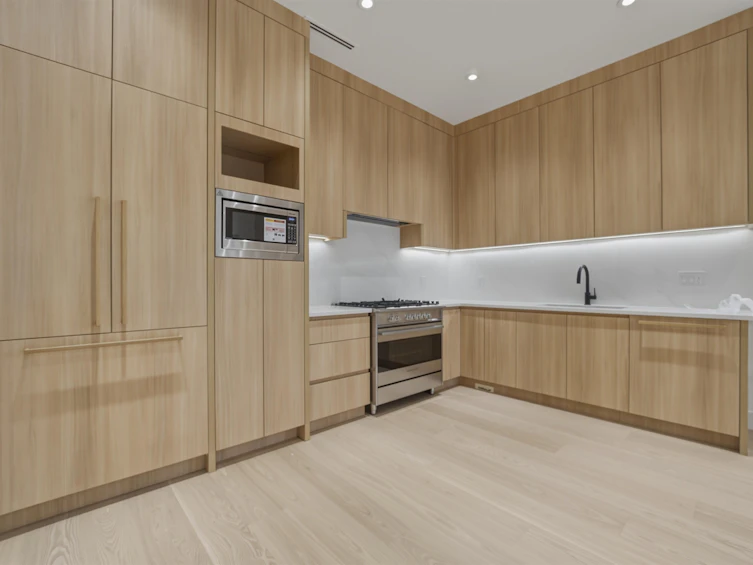3118 W 42nd Avenue, Vancouver, BC, V6N 3H2 - 35