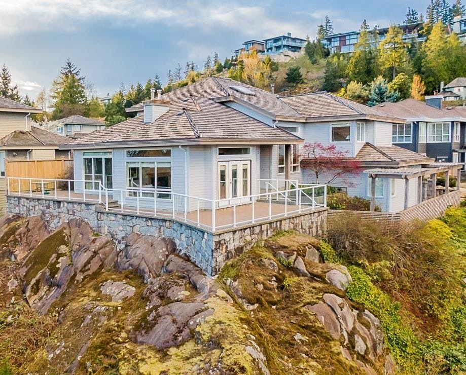 4751 Headland Drive, West Vancouver, BC, V7W 3H6 - 2