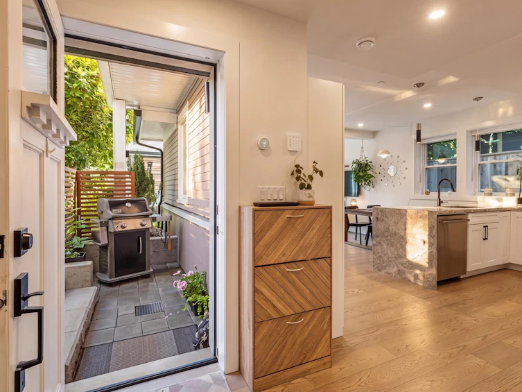 1372 E 10th Avenue, Vancouver, BC, V5N 1X3 - 4