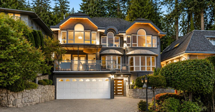 4350 Starlight Way, North Vancouver, BC, V7N 3N9