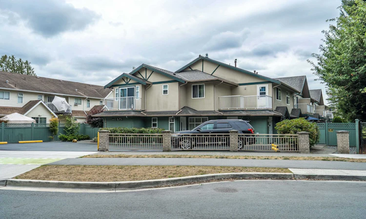 2-20258 Michaud Crescent
