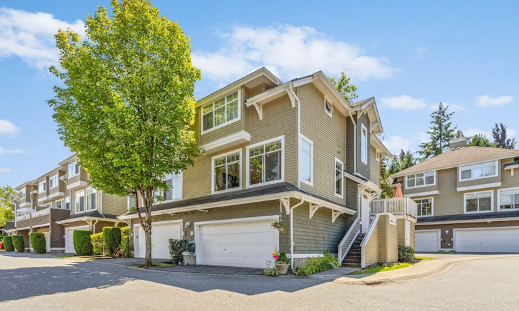 19-5240 Oakmount Crescent