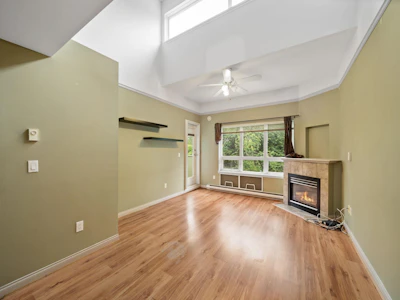410-14377 103 Avenue - 2
