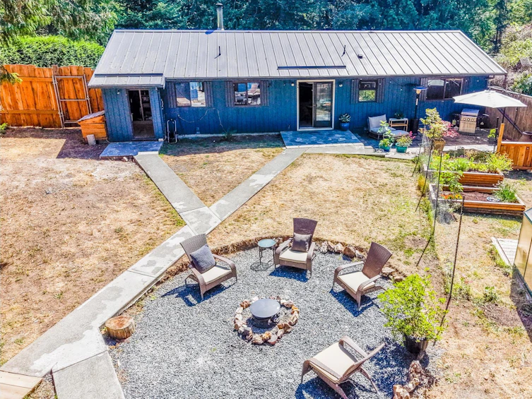 4746 Bosun Way, Pender Island, BC, V0N 2M0 - 2