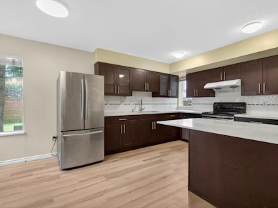 8-7611 Moffatt Road - 4