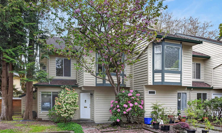 8-7611 Moffatt Road