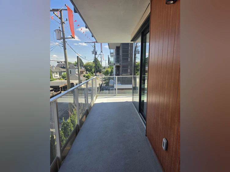 203-8398 Oak Street, Vancouver, BC, V6P 0L9 - 10