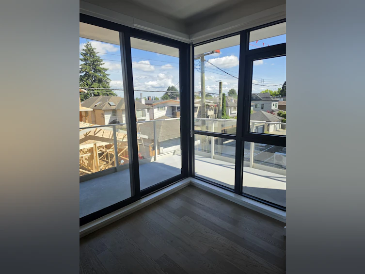 203-8398 Oak Street, Vancouver, BC, V6P 0L9 - 4