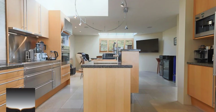 5060 Pinetree Crescent, West Vancouver, BC, V7W 3B4 - 6