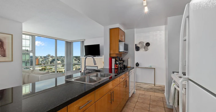 2201-1077 Marinaside Crescent, Vancouver, BC, V6Z 2Z5 - 11