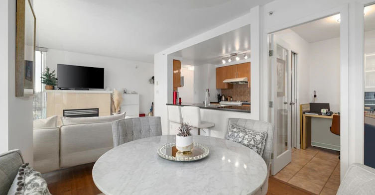 2201-1077 Marinaside Crescent, Vancouver, BC, V6Z 2Z5 - 9