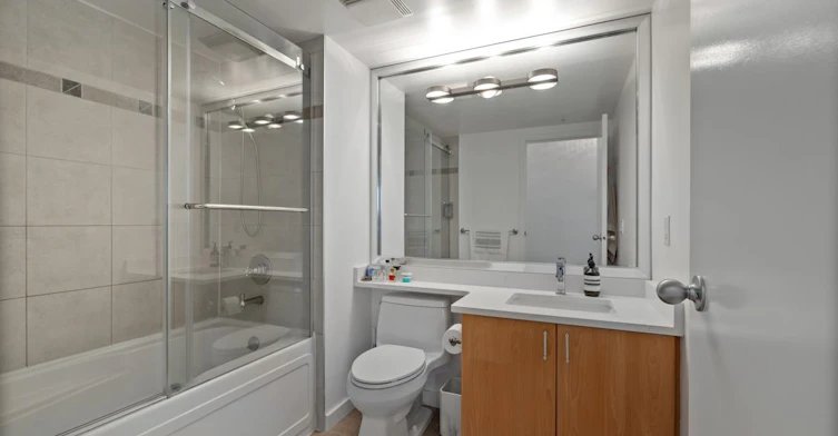 2201-1077 Marinaside Crescent, Vancouver, BC, V6Z 2Z5 - 21