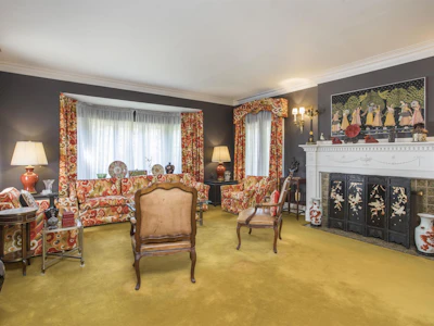4576 Connaught Drive - 4