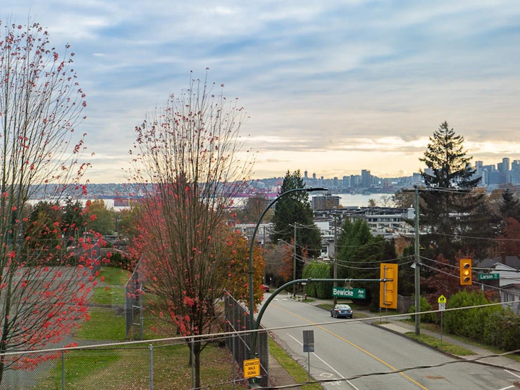 1710 Larson Road, North Vancouver, BC, V7M 2Z4 - 16