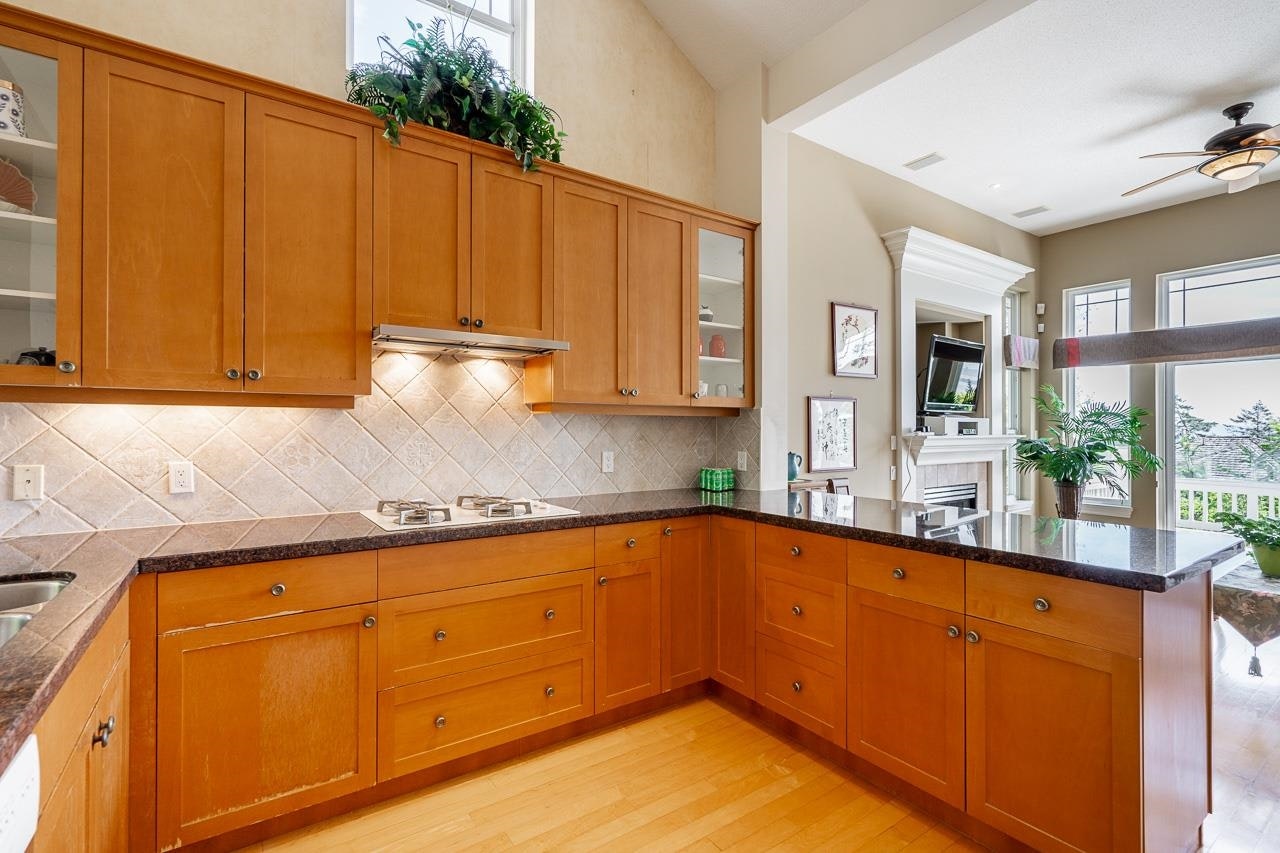 4918 Edendale Lane, West Vancouver, BC, V7W 3H7 - 13